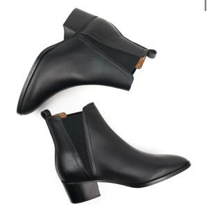 Will’s Vegan Shoes Point Toe Chelsea Boots in Black, Size 36